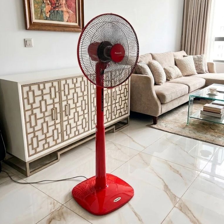 Quạt đứng Panasonic F-409KR màu đỏ, có điều khiển từ xa
